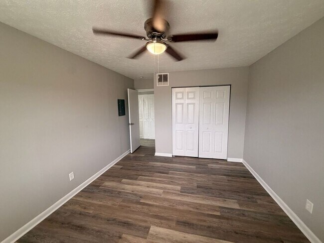 Foto del edificio - 2082 Fairmont Ct