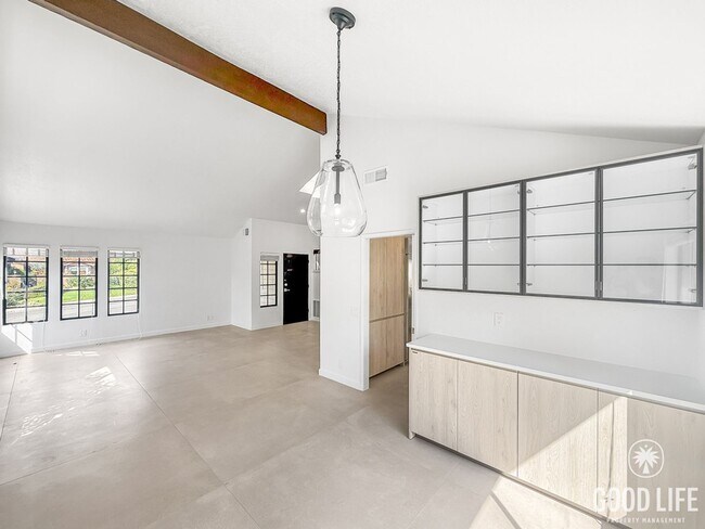 Foto del edificio - Stunning 3B/2.5BA Home in Scripps Ranch fo...