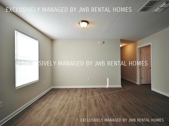 Building Photo - 8252 Dekle Ave