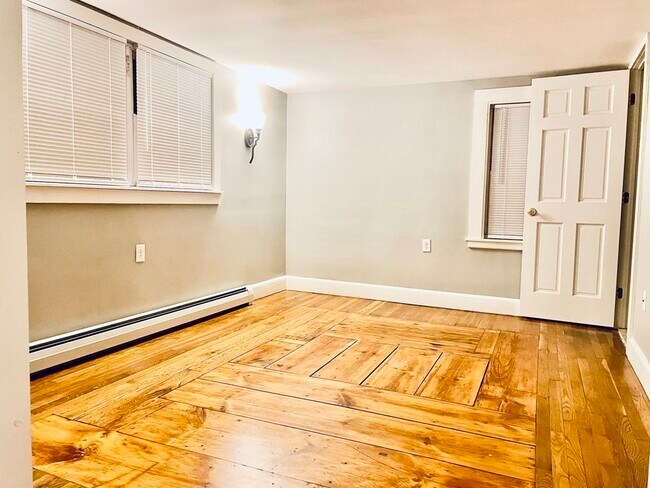 Building Photo - 48 Riverside St