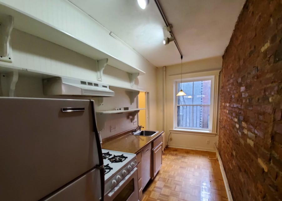 Primary Photo - 23 Temple St