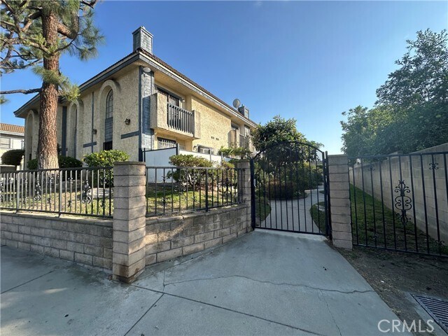 Building Photo - 13420 Tracy St