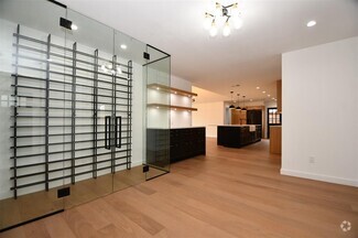 Building Photo - 2310 Willowby Dr