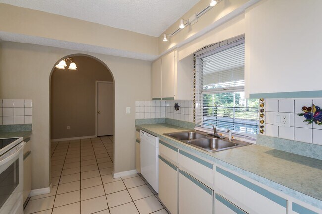 Building Photo - 26332 Asuncion Dr