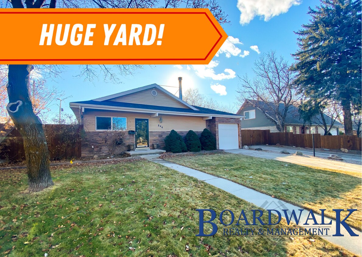 Primary Photo - Beautiful 5 Bedroom home in perfect location!