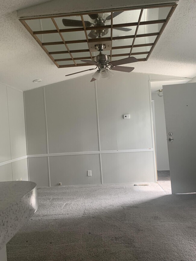 Building Photo - 6427 Wilson Ave