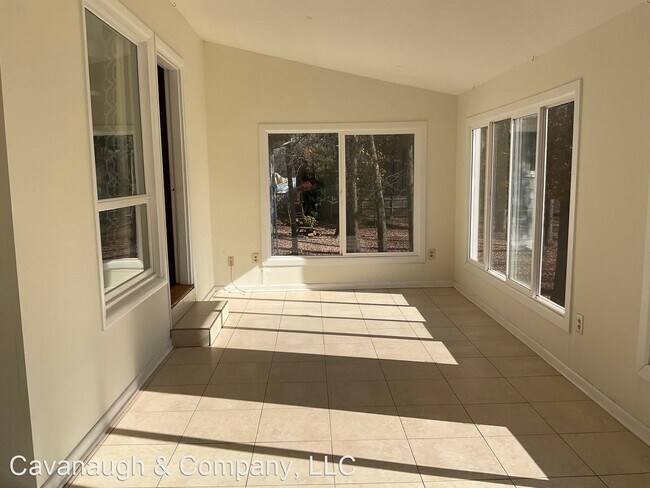 Foto del edificio - 3 br, 1 bath House - 87 Meadow Street