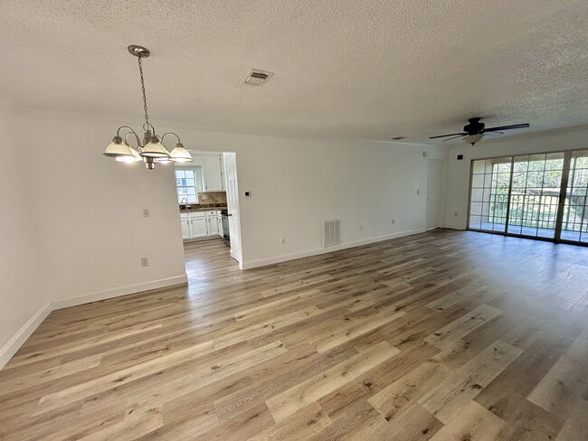 Main Area - 3216 Clubside Dr