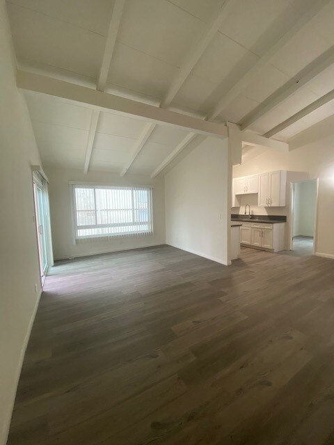 Living Room with vaulted ceiling - Kiowa Apartments