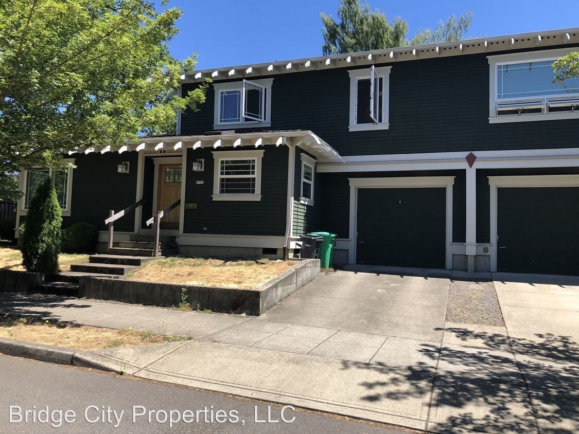 Primary Photo - 4704 SE 28th Pl