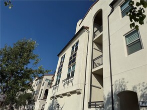 Building Photo - 240 Buena Vida Dr