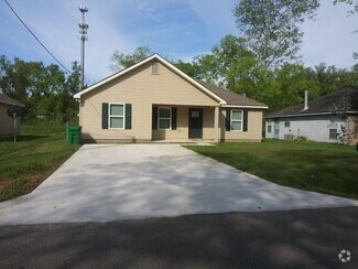 Building Photo - 519 Gardenia St