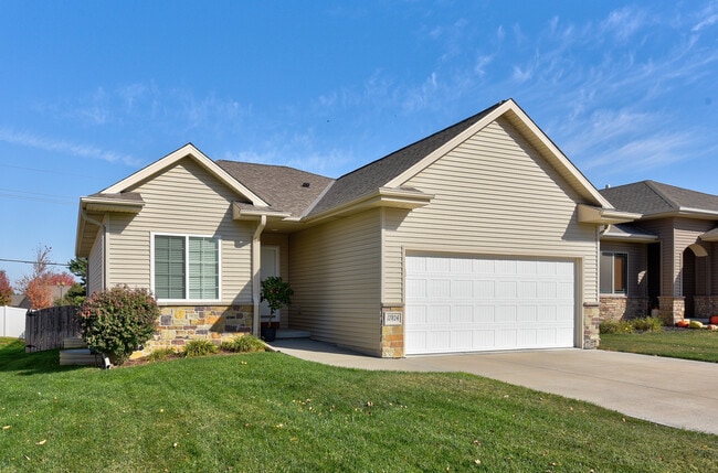 Front elevation - 17024 Cypress St (Omaha, NE) House