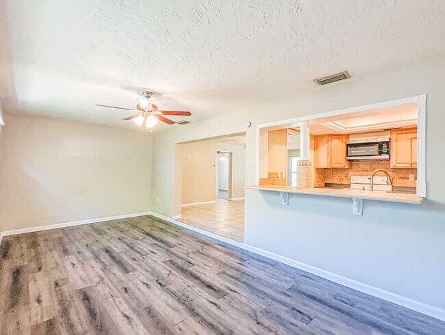 Foto del edificio - 2186 Greenbriar Blvd