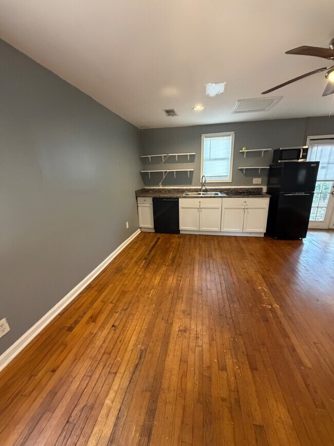 Foto del edificio - 13 Elmwood Ave