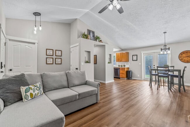 Building Photo - 2108 S Riptide Pl