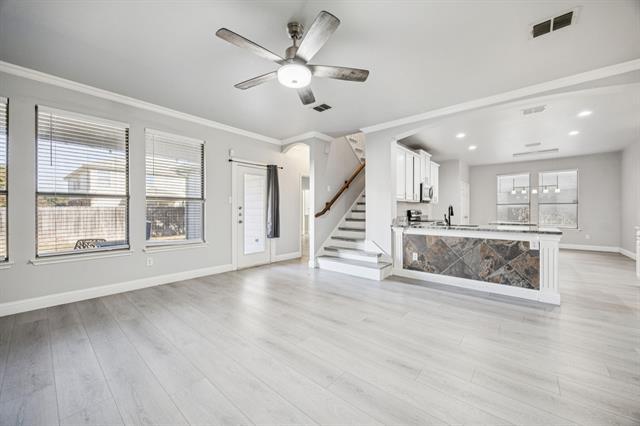 Building Photo - 813 Lake Forest Trl
