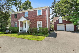 Building Photo - 11A Mead Ave