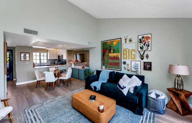 Foto del edificio - 2939 E Rose Ln