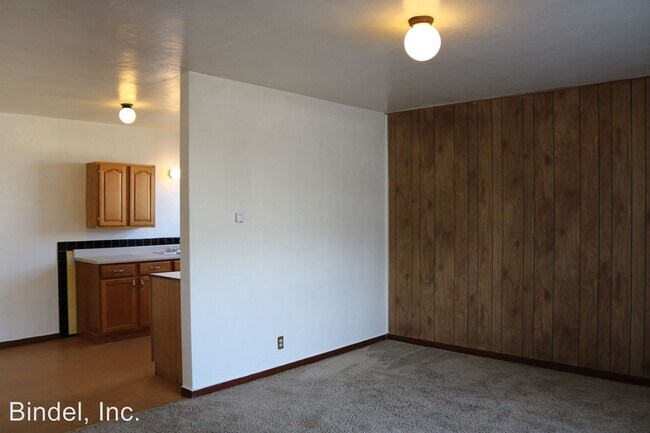 Building Photo - 1750 H St