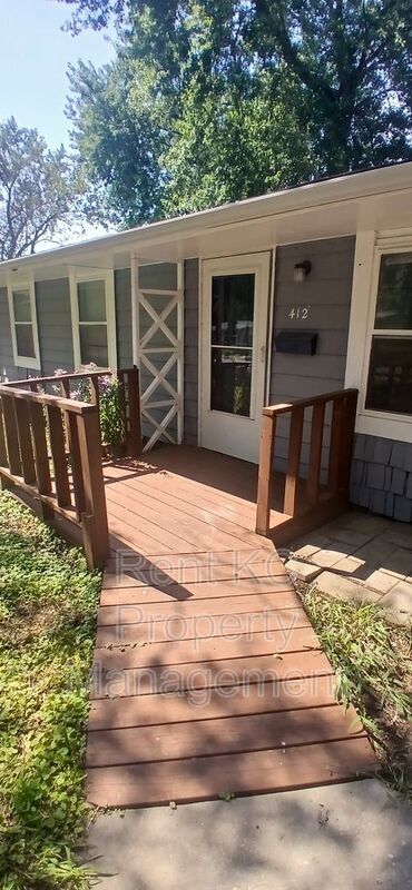 Building Photo - 412 N Cochise Dr