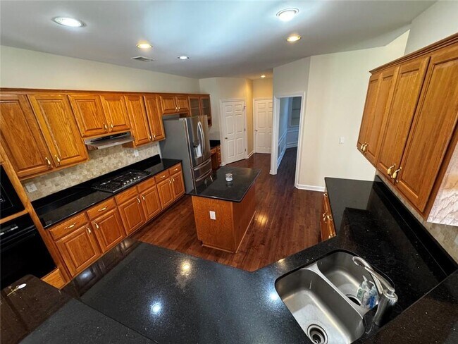 Foto del edificio - 925 Whitetail Ct