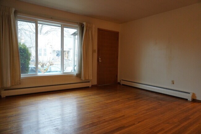 Foto del edificio - 803-811 W Alice Ave