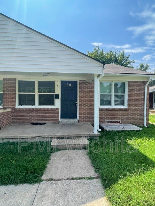 Foto principal - 2173 S Old Manor Rd