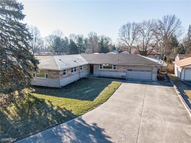 Building Photo - 3 br, 2 bath House - 1807 East Hanna Avenue