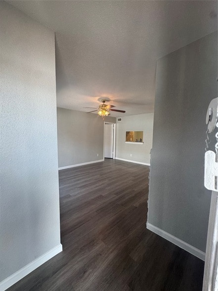 Foto del edificio - 9350 Country Creek St