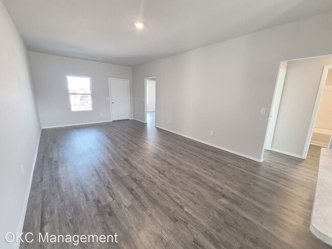 Building Photo - 4 br, 2 bath House - 526 SE 3rd Terrace