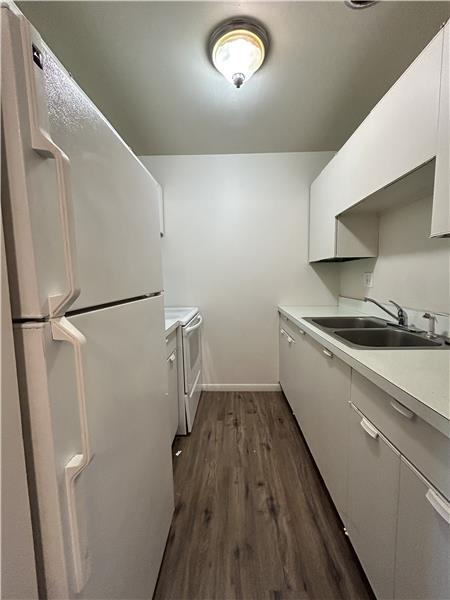 Building Photo - 403 Colonial Dr