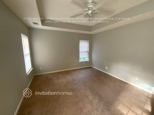 Foto del edificio - 211 Everett Park Dr