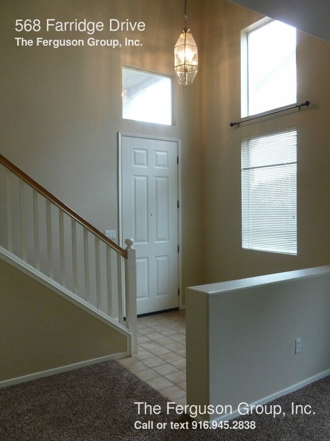 Foto del edificio - 568 Farridge Dr