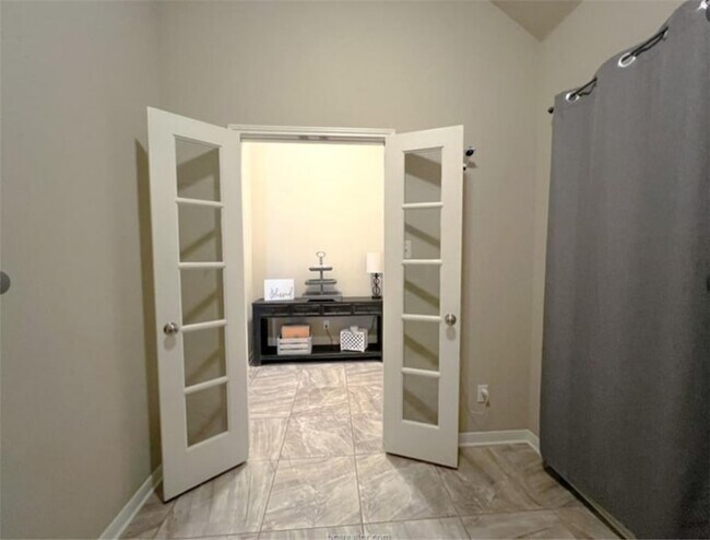 Foto del edificio - 244 Fieldstone Pl