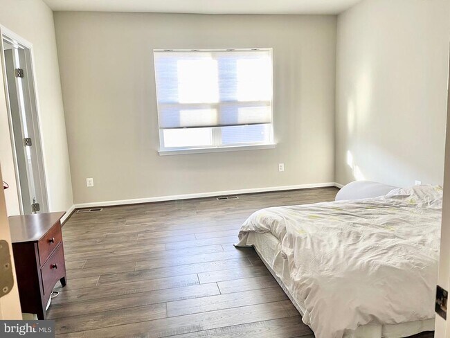 Foto del edificio - 14311 Potomac Heights Ln