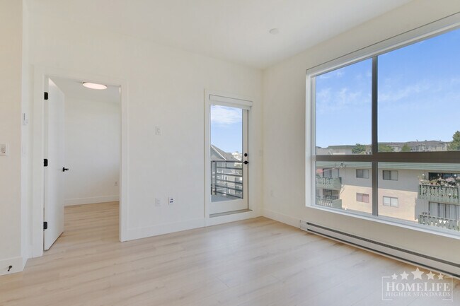Photo du bâtiment - 1 Bed, 1 Bath Condo for Rent in South Langley!