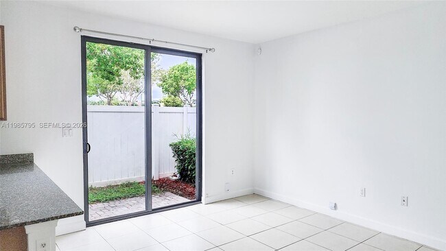 Foto del edificio - 470 NE 194th Terrace