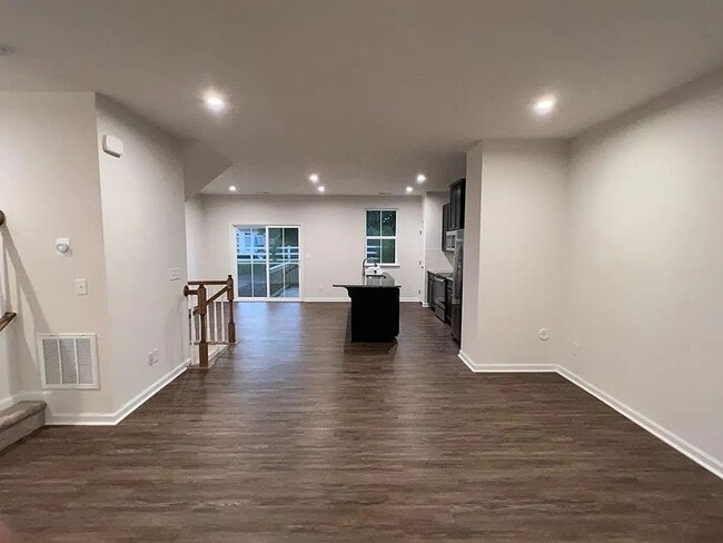 Building Photo - 2596 Grantham Place Dr