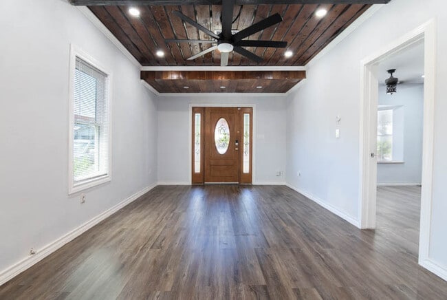 Photo - 560 W Highland Blvd House