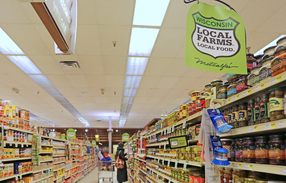 IS WEST ALLIS A NICE NEIGHBORHOOD MILWAUKEE WAUWATOSA HOUSES visual data 8