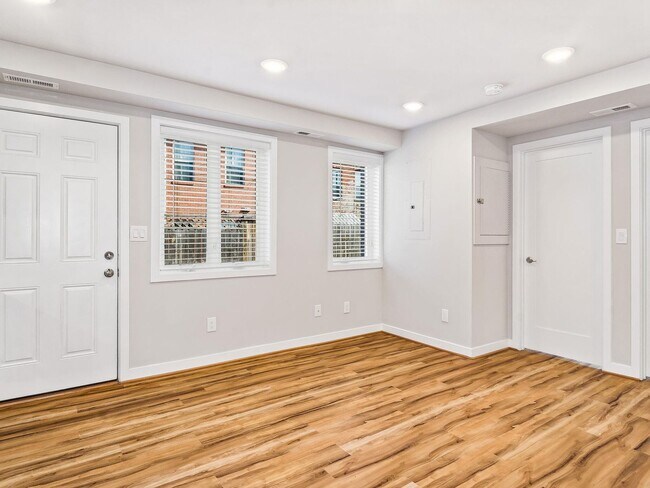 Foto del edificio - 535 16th St NE