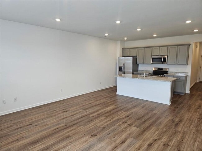 Building Photo - 281 Kenoot Dr