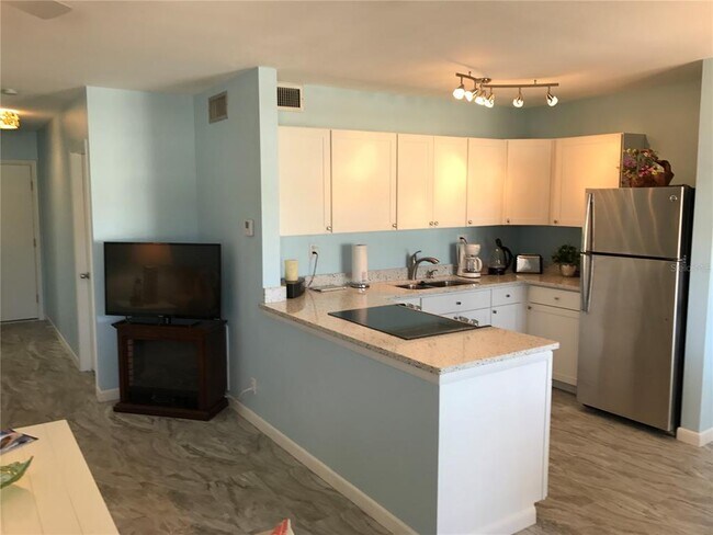 Foto del edificio - 335 Causeway N