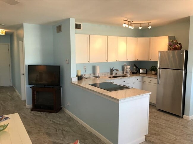 Building Photo - 335 Causeway N