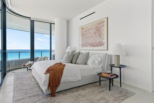 Building Photo - 8701 Collins Ave
