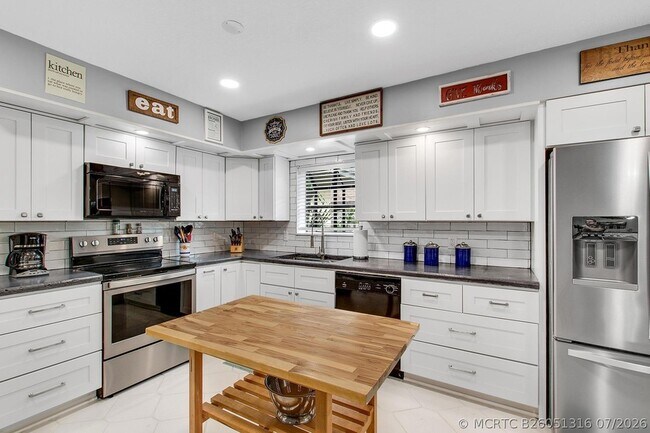 Foto del edificio - 912 Blueberry Dr