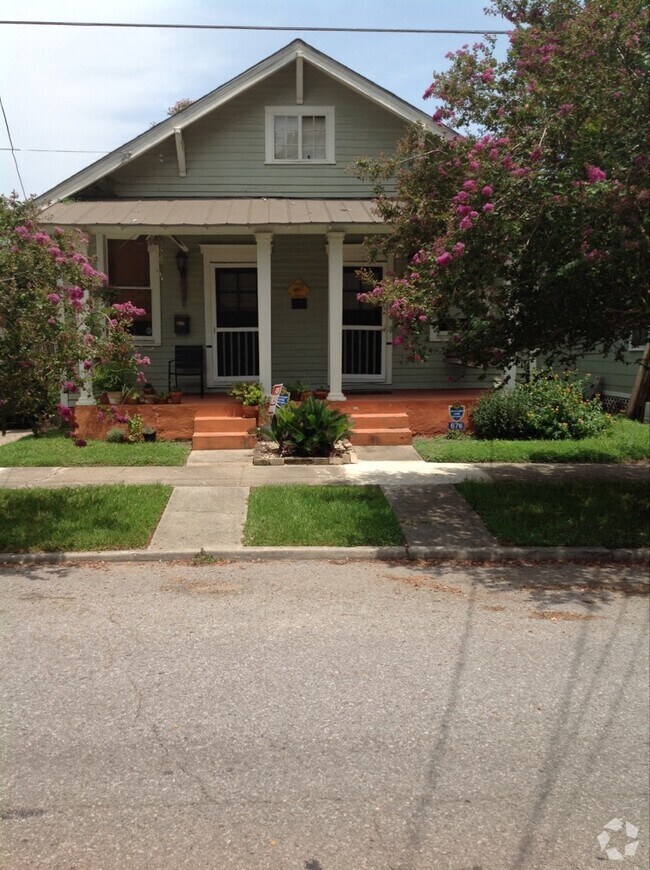 Apartments near Capitol Heights Shopping Center in Baton Rouge, LA
