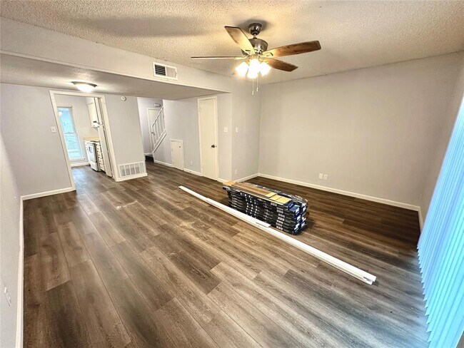 Foto del edificio - 3822 Southway Dr