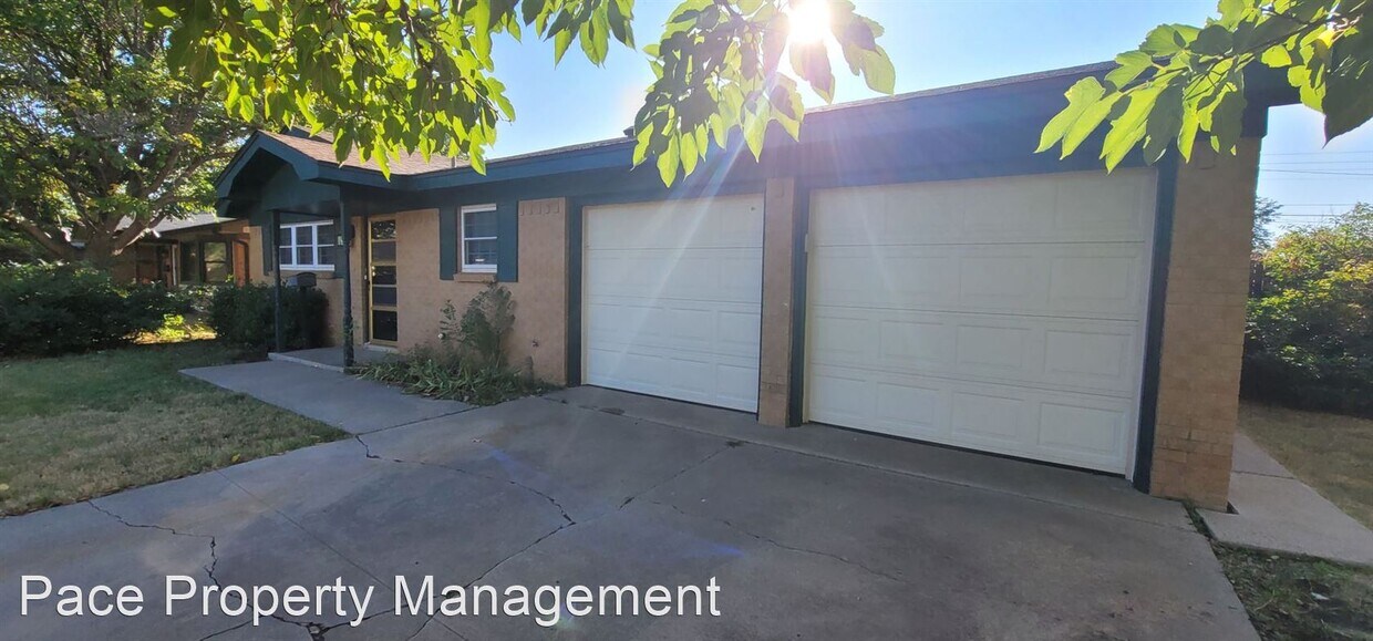Foto principal - 3 br, 2 bath House - 4325 Summit Circle